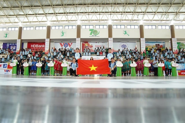 Trường ĐH Nông Lâm TP.HCM thắng kịch tính trong ngày khai màn giải futsal sinh viên- Ảnh 1.