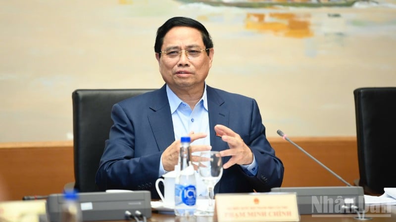 នាយករដ្ឋមន្ត្រី Pham Minh Chinh ថ្លែងមតិក្នុងសម័យប្រជុំពិភាក្សាជាក្រុមរបស់រដ្ឋសភាអំពីសេចក្តីព្រាងឯកសារដែលត្រូវបញ្ជូនទៅមហាសន្និបាតបក្សលើកទី១៤ នារសៀលថ្ងៃទី៤ ខែវិច្ឆិកា ឆ្នាំ២០២៥។ (រូបថត៖ DUY LINH)