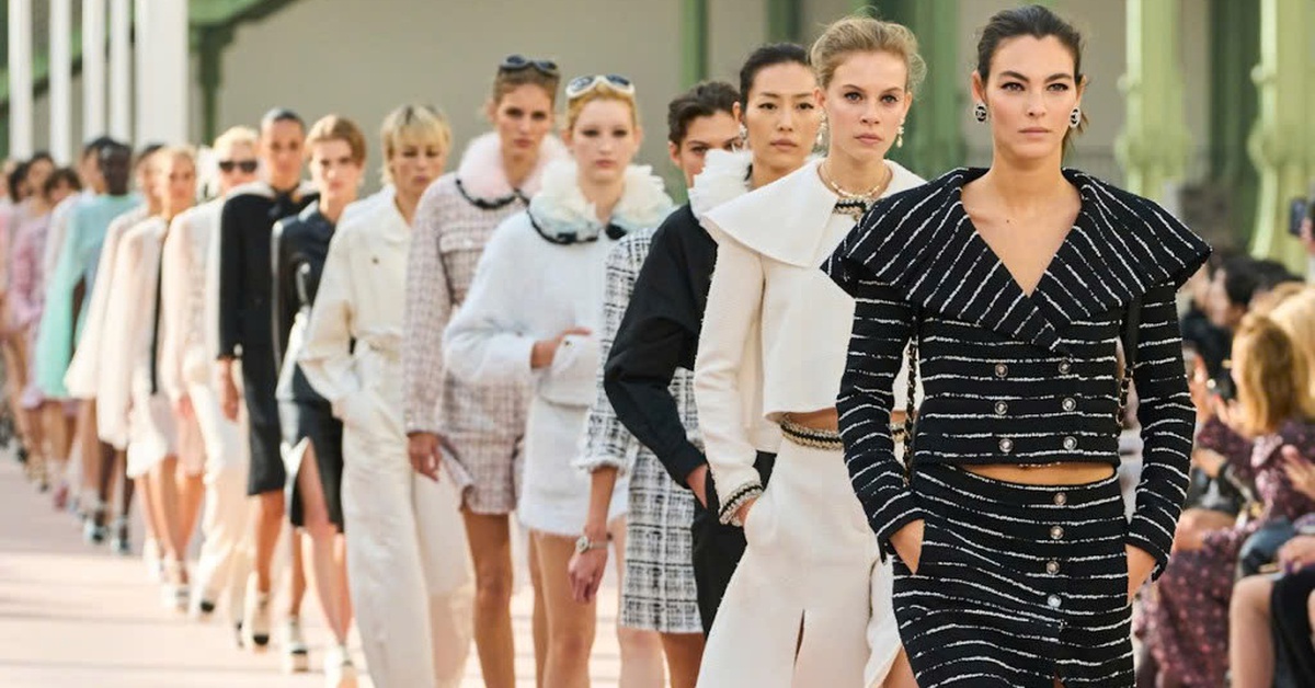 Khi cuộc chơi thời trang không còn là của riêng giới phê bình