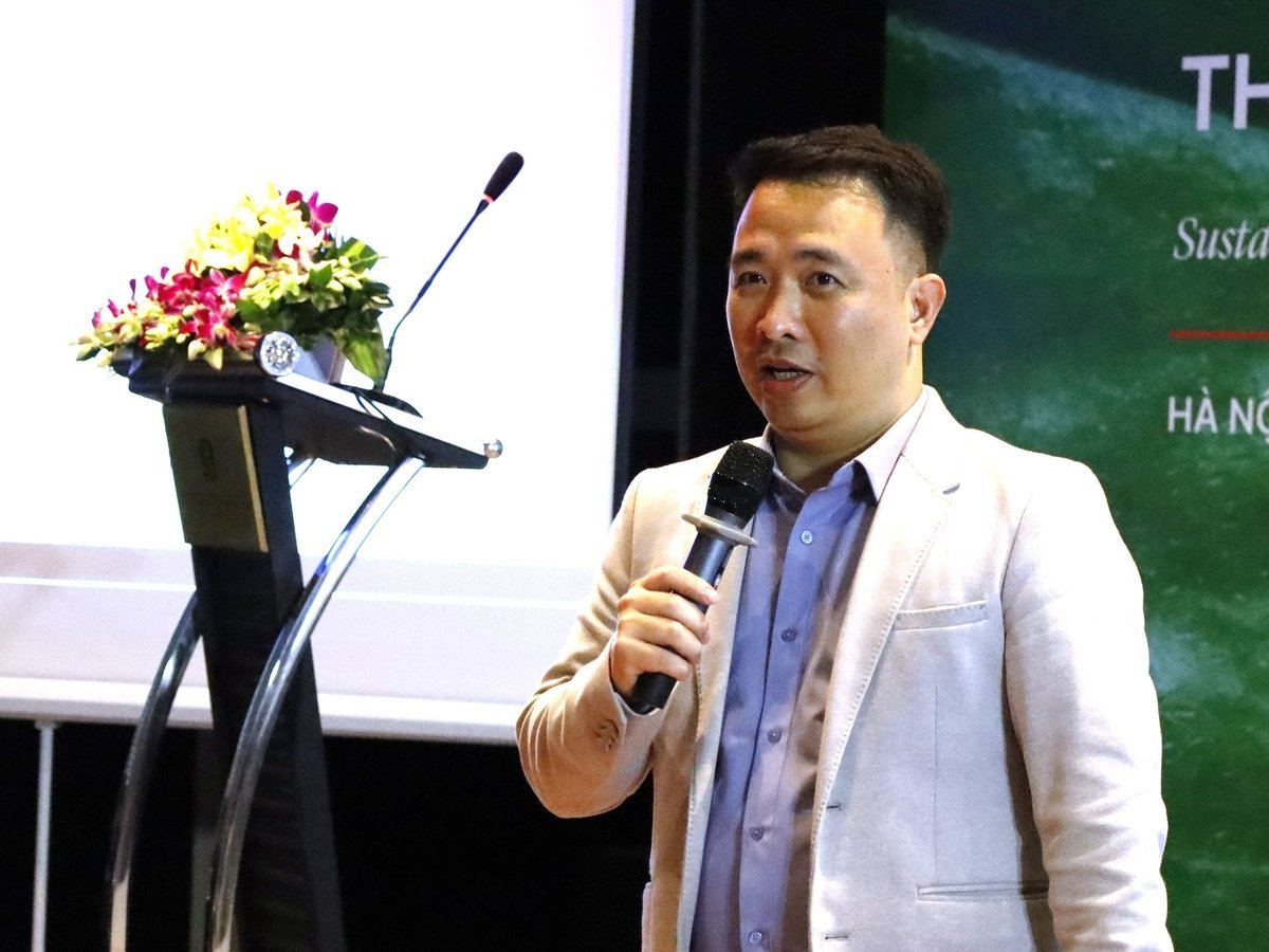 TS Dương Ngọc Cường từ Viện Nghiên cứu Bigdata, Đại học VinUni, cho biết, Viện đang phát triển chip xét nghiệm ứng dụng trong nông nghiệp trên người và vật nuôi. Ảnh: Hoàng Hiền.