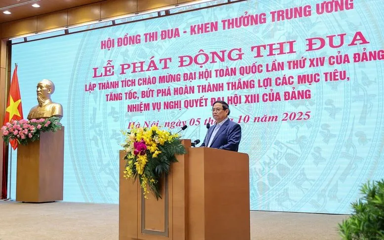 Премьер-министр Фам Минь Чинь начал кампанию по достижению высот в честь 14-го съезда Национальной партии. Фото: VGP Thủ tướng Chính phủ Phạm Minh Chính phát động đợt thi đua cao điểm lập thành tích chào mừng Đại hội XIV của Đảng - Ảnh: VGP