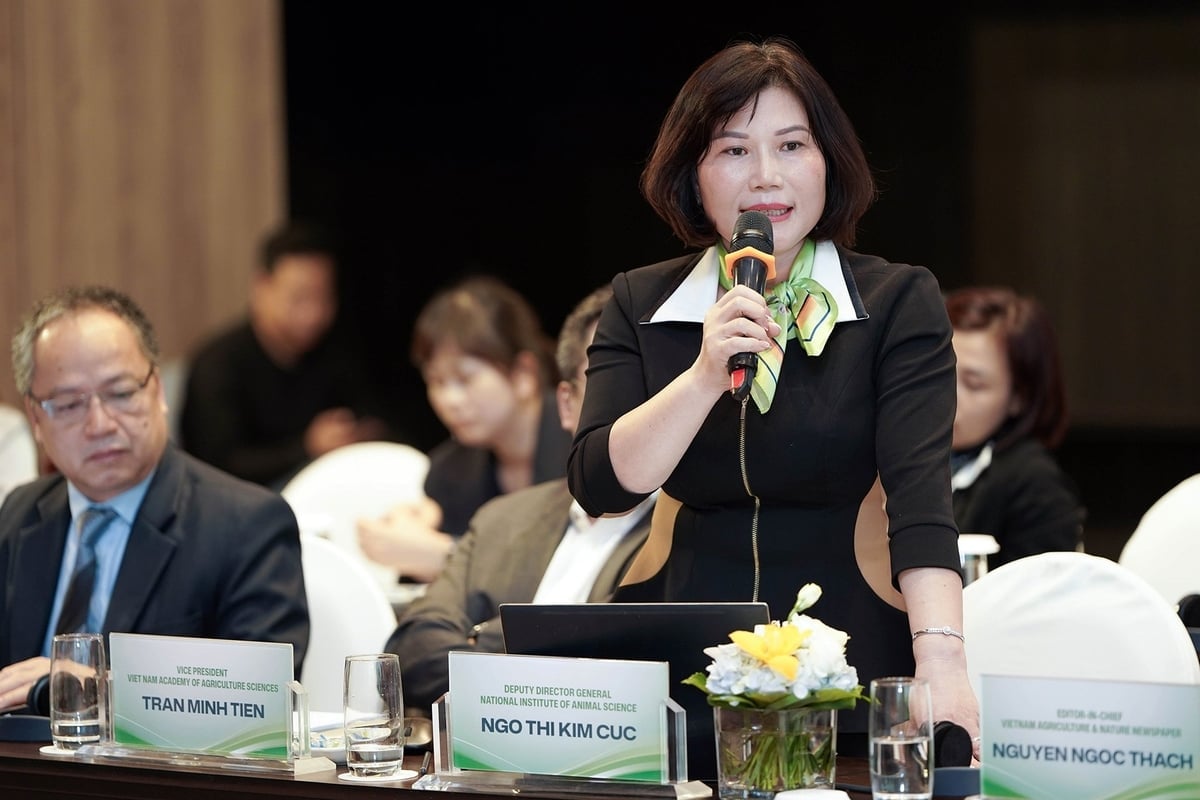 PGS.TS Ngô Thị Kim Cúc, Phó Viện trưởng Viện Chăn nuôi phát biểu tại hội nghị. Ảnh: Bảo Thắng.