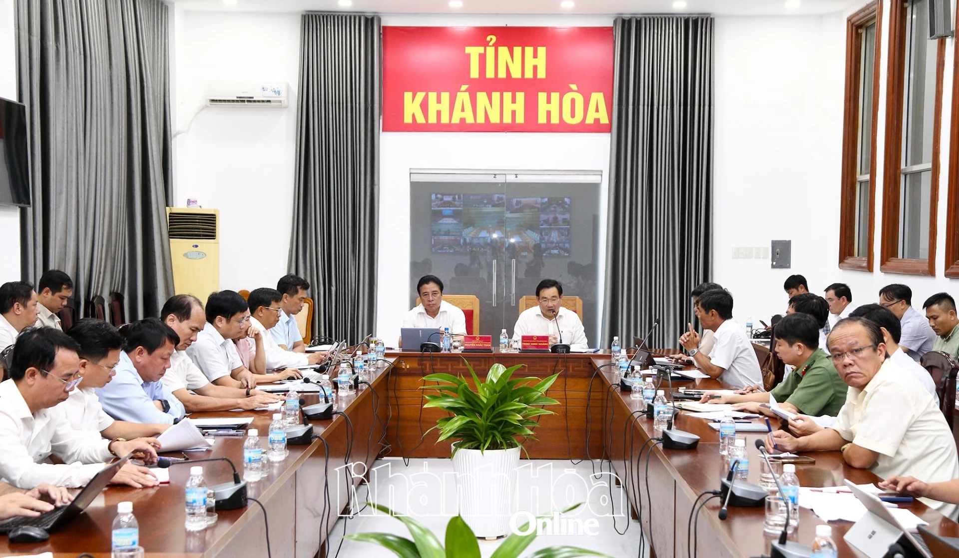 ថ្នាក់ដឹកនាំខេត្ត និងគណៈប្រតិភូបានចូលរួមកិច្ចប្រជុំនៅចំណុចស្ពាន Khanh Hoa