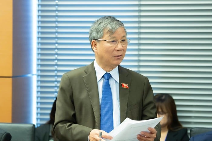 Delegat al Adunării Naționale: Taxele de școlarizare cresc, dar calitatea educației nu crește în mod corespunzător - Foto 2. Đại biểu Quốc hội: Học phí tăng nhưng chất lượng học tăng chưa tương xứng- Ảnh 2.