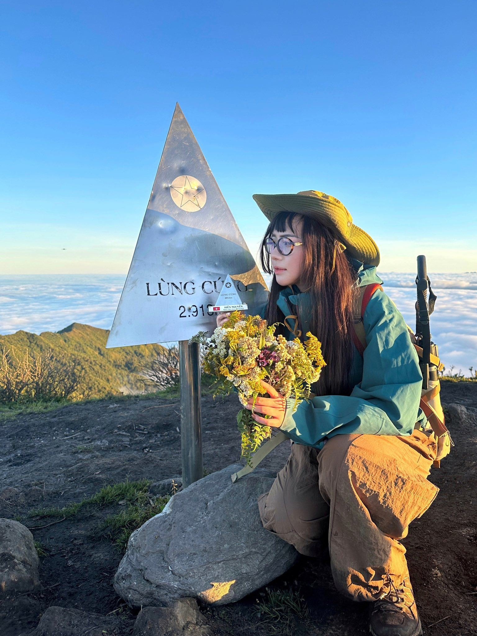 Săn mây ở đỉnh Lùng Cúng cao 2.913 m - 1