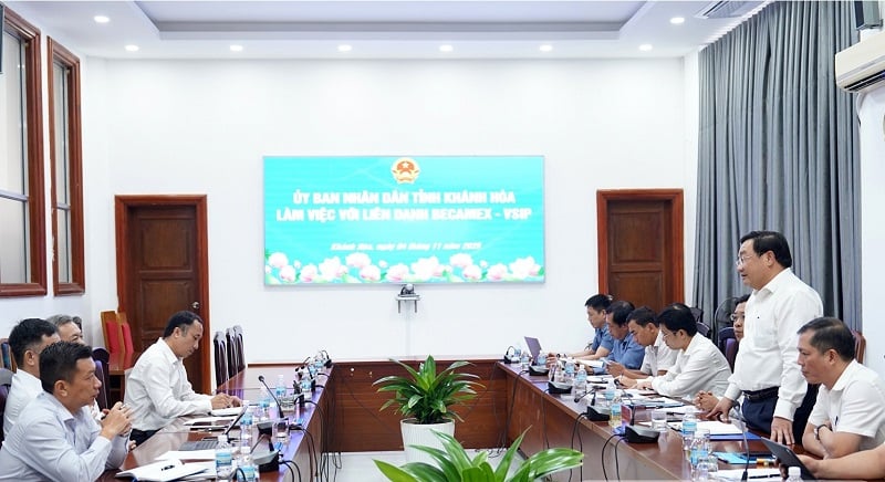 Společný podnik Becamex IDC a VSIP chce investovat do infrastruktury průmyslových parků s cílem rozvíjet ekonomické koridory, zvyšovat propojení a celkovou efektivitu ekonomického rozvoje provincie Khanh Hoa.