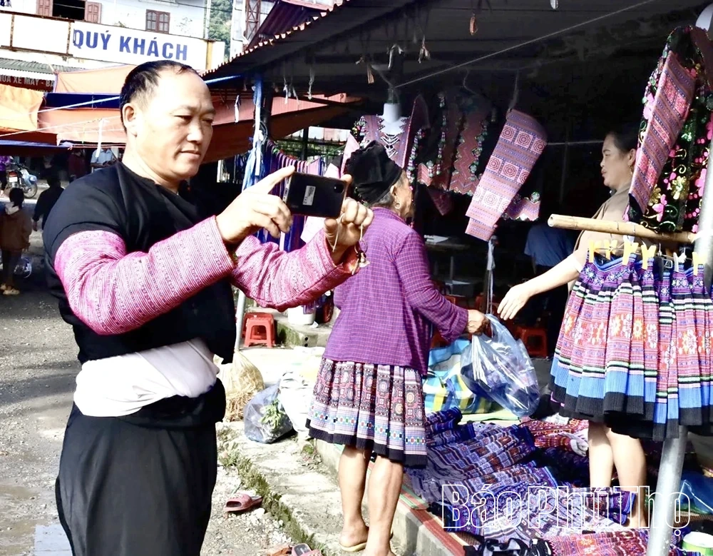 ពណ៌នៃទីផ្សារ Pa Co