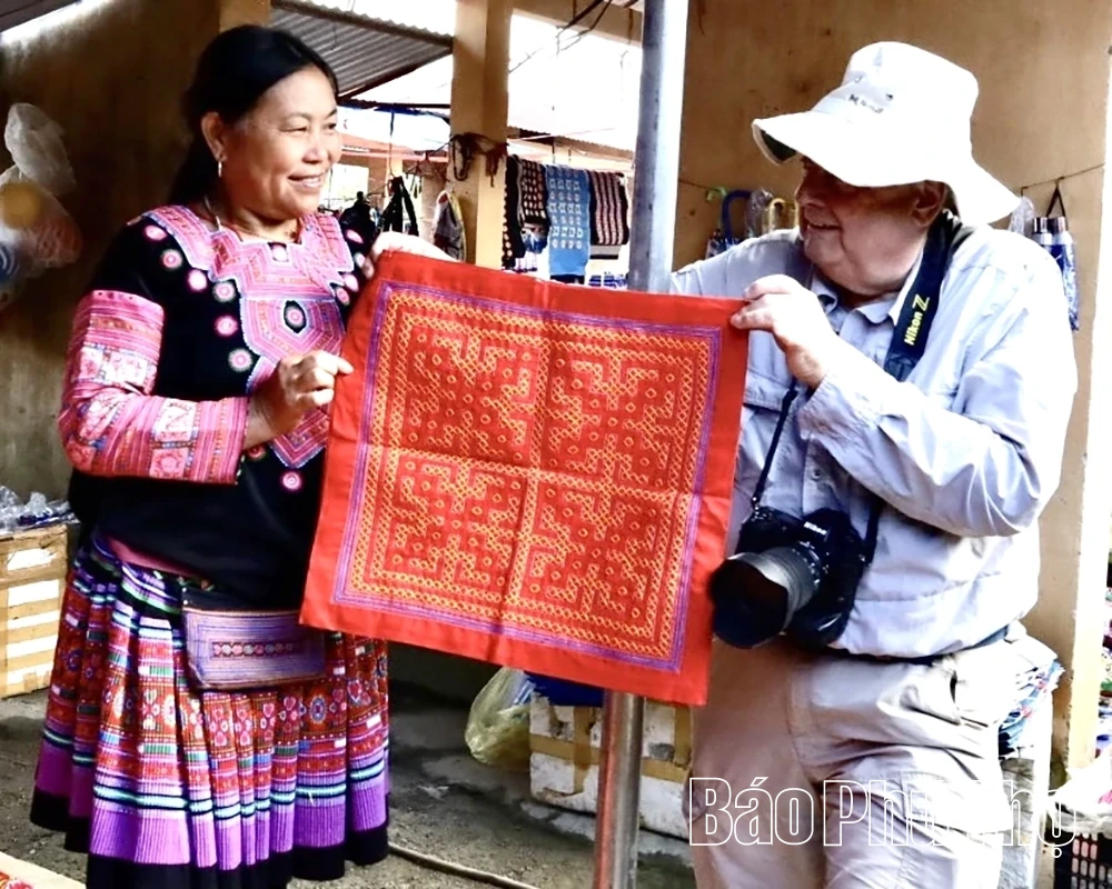 ពណ៌នៃទីផ្សារ Pa Co