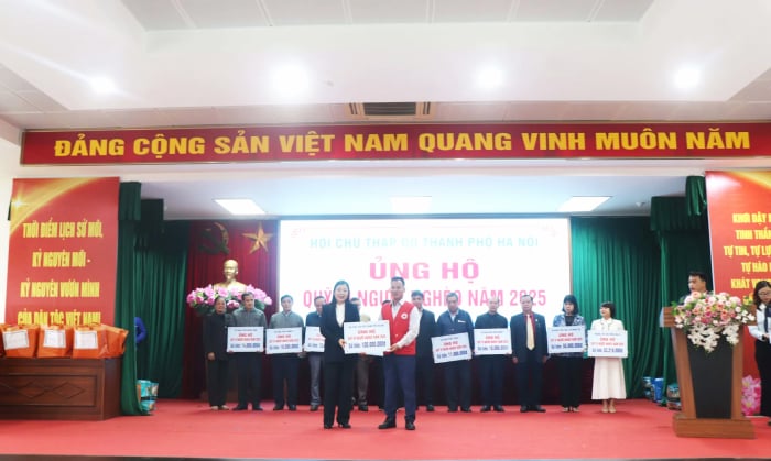 Phường Đông Ngạc phát động Tháng cao điểm “Vì người nghèo” và an sinh xã hội 2025- Ảnh 1.