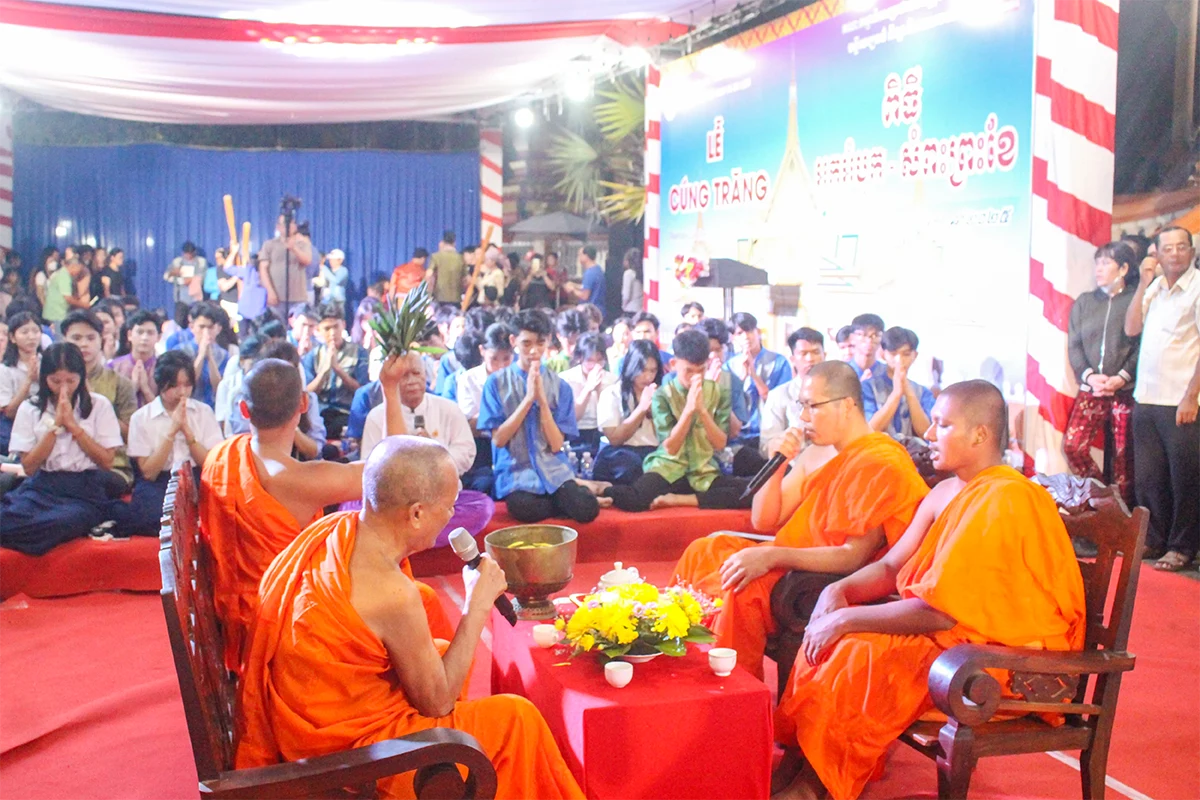 ពិធីបុណ្យសែនព្រះខែ ដើម្បីបួងសួងដល់ទេវតាឆ្នាំថ្មី ឆ្នាំរកា នព្វស័ក ព.ស