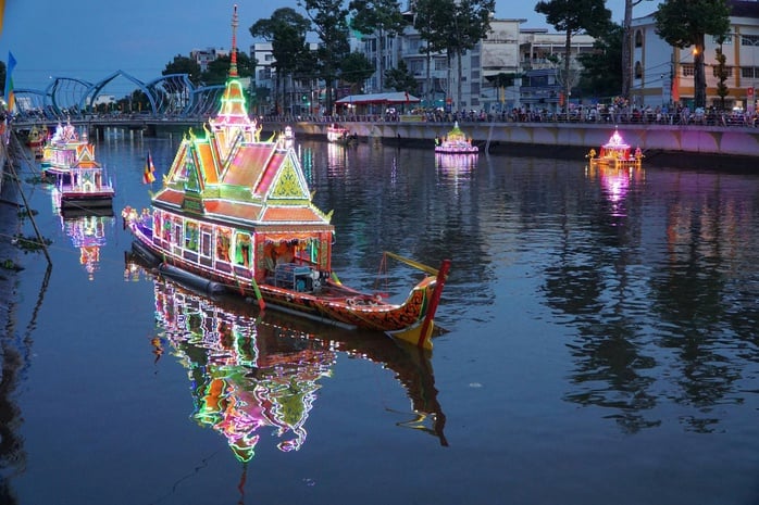 Cần Thơ khai hội Ok Om Bok – Đua ghe ngo 2025 tôn vinh di sản Văn hóa - Ảnh 13.