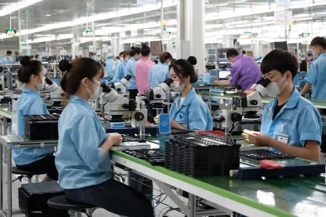 - Фото 1. - Ảnh 1.