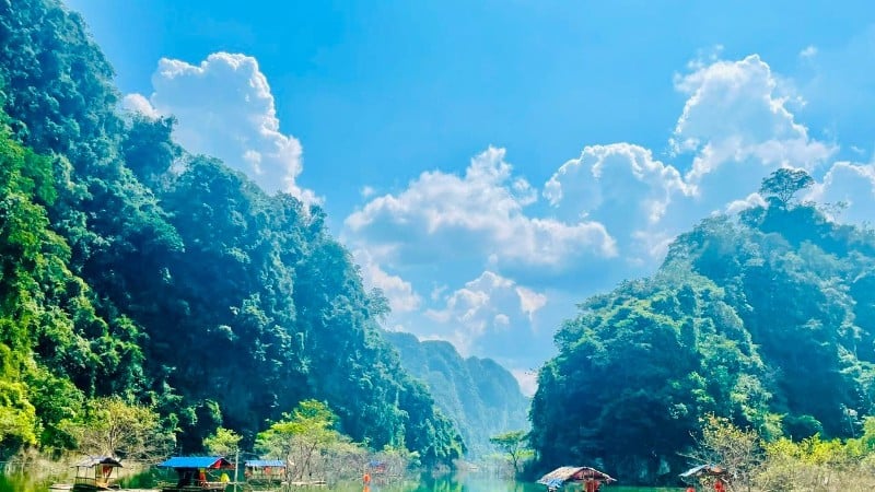 Tourists explore Dong Lam grassland, Lang Son.