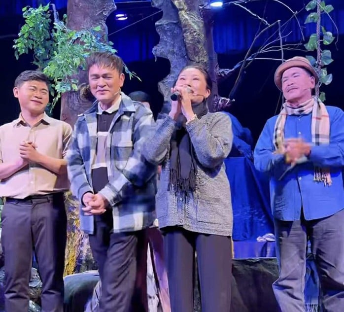 Nghệ sĩ Lý Thu kịp thời