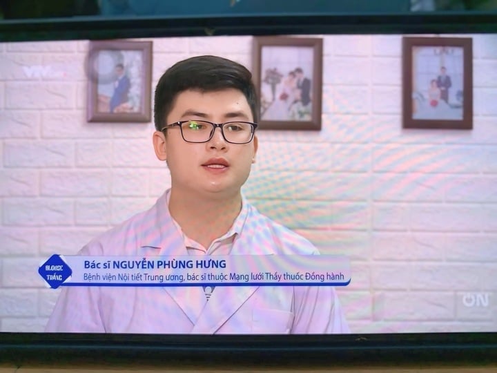 អតីតបេក្ខនារី Olympia ធ្វើឱ្យអ្នកនិយមលេងអ៊ីនធឺណិតស្រក់ទឹកភ្នែក ពេលបង្ហាញខ្លួនក្នុងអាវពណ៌ស - 3