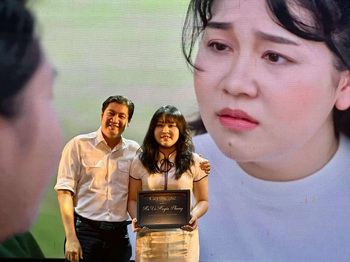 ນັກສິລະປະກອນ ຫວູຊວນຈ່າງ ມີ “ຝູງໄກ່” ອີກດ້ວຍຮູບເງົາສັ້ນອາລົມຈິດ 3 ເລື່ອງ - ຮູບທີ 2. NSƯT Vũ Xuân Trang có thêm một