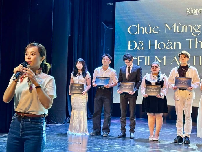 ນັກສິລະປິນຫວູຊວນຈ່າງມີ “ຝູງລູກໄກ່” ອີກດ້ວຍຮູບເງົາສັ້ນທີ່ມີອາລົມຈິດ - ຮູບທີ 3. NSƯT Vũ Xuân Trang có thêm một