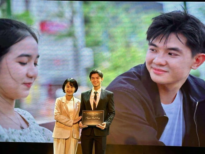 ນັກສິລະປິນຫວູຊວນຈ່າງມີ “ຝູງໄກ່” ອີກດ້ວຍຮູບເງົາສັ້ນອາລົມຈິດ 3 ເລື່ອງ - ຮູບທີ 4. NSƯT Vũ Xuân Trang có thêm một