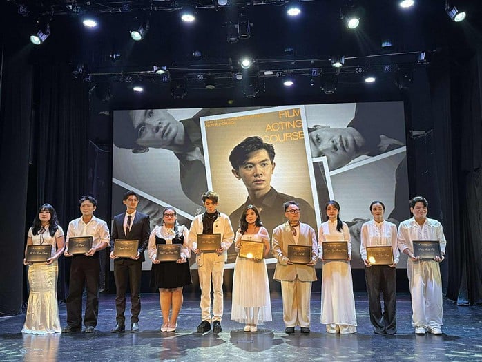 ນັກສິລະປິນຜູ້ມີຄຸນງາມຄວາມດີ ຫວູຊວນຈ່າງ ໄດ້ມີ “ຝູງໄກ່” ອີກດ້ວຍຮູບເງົາສັ້ນອາລົມຈິດ 3 ເລື່ອງ - ຮູບທີ 5. NSƯT Vũ Xuân Trang có thêm một