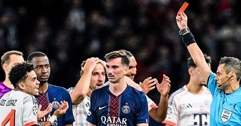 PSG thua tệ hại Bayern Munich, Luis Enrique cay đắng chỉ nguyên nhân