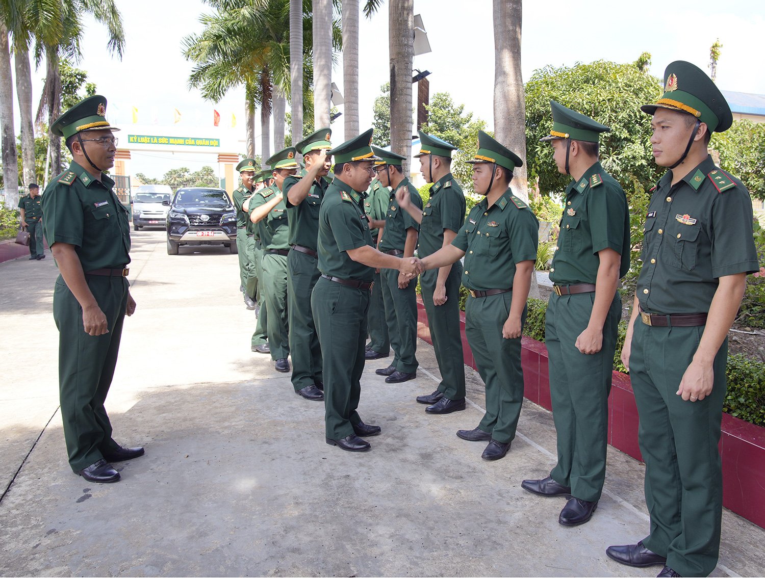 ការត្រួតពិនិត្យគ្រប់ជ្រុងជ្រោយនៃការងារព្រំដែន