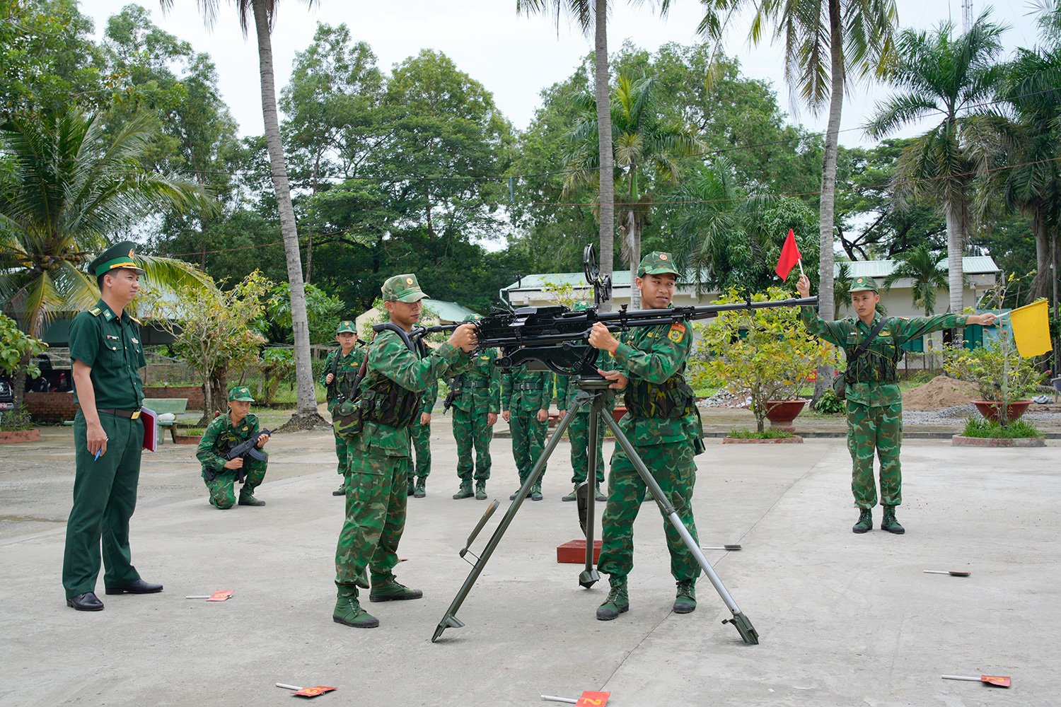 ការត្រួតពិនិត្យគ្រប់ជ្រុងជ្រោយនៃការងារព្រំដែន