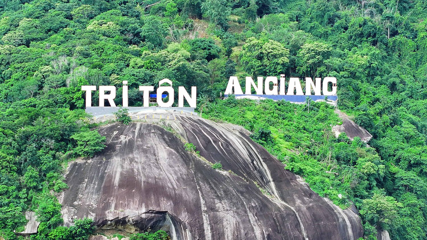 Deep green mountains