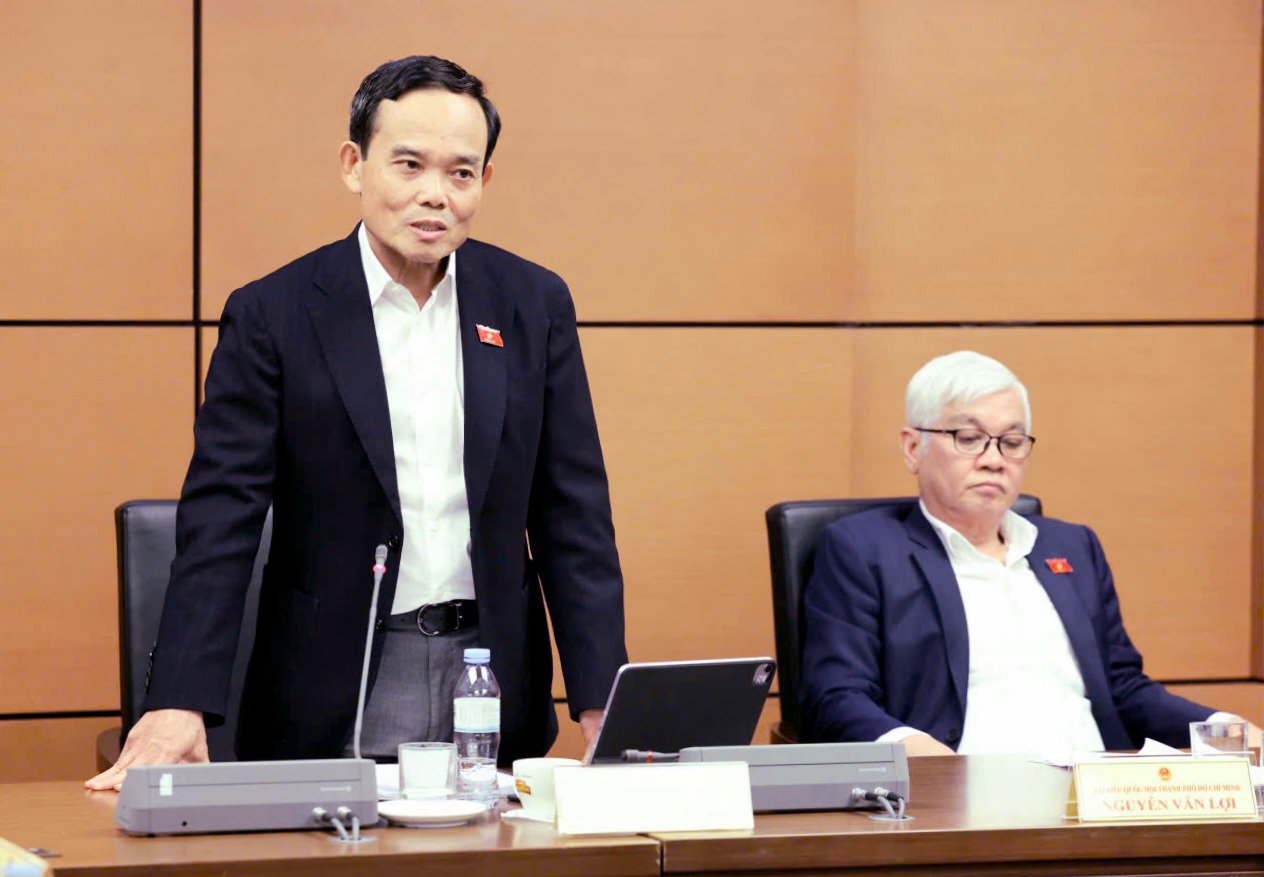 Секретарь горкома партии Хошимина Чан Лыу Куанг: Законы должны создавать мотивацию, чтобы после их прочтения люди с энтузиазмом их исполняли - Фото 1.