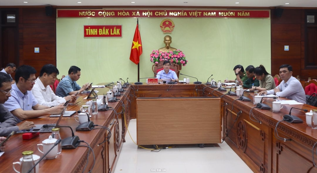 គណៈប្រតិភូចូលរួមសន្និសីទនៅស្ពានគណៈកម្មាធិការប្រជាជនខេត្ត Dak Lak។