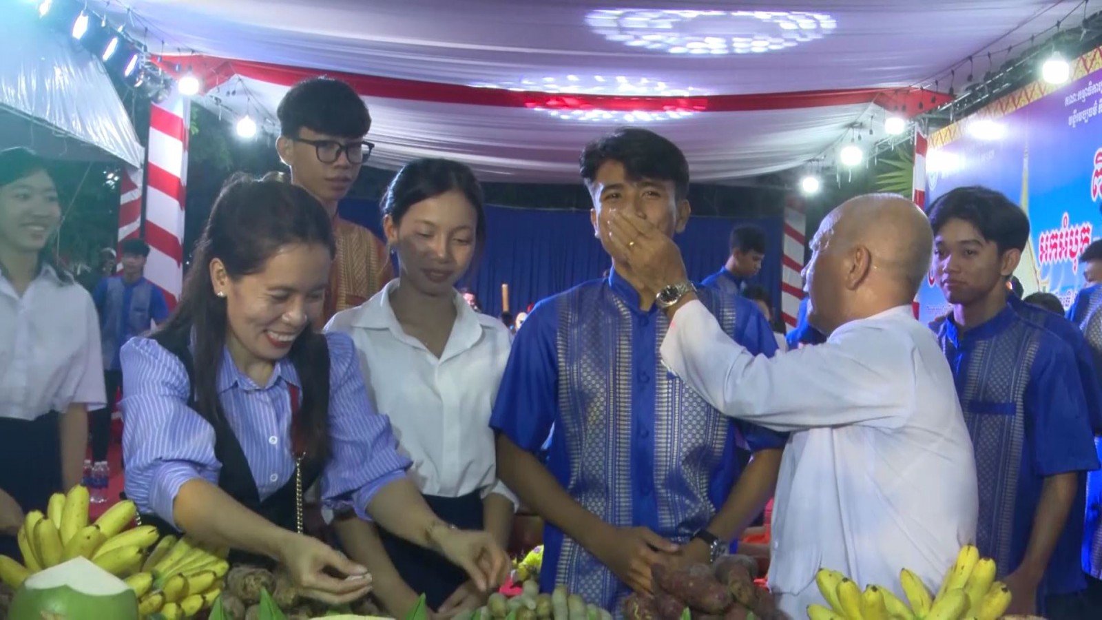 Månetilbedelsesseremoni for Khmer-folket