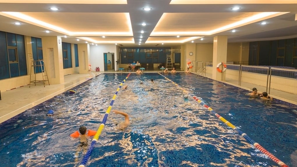 בריכת שחייה יפה בהאנוי