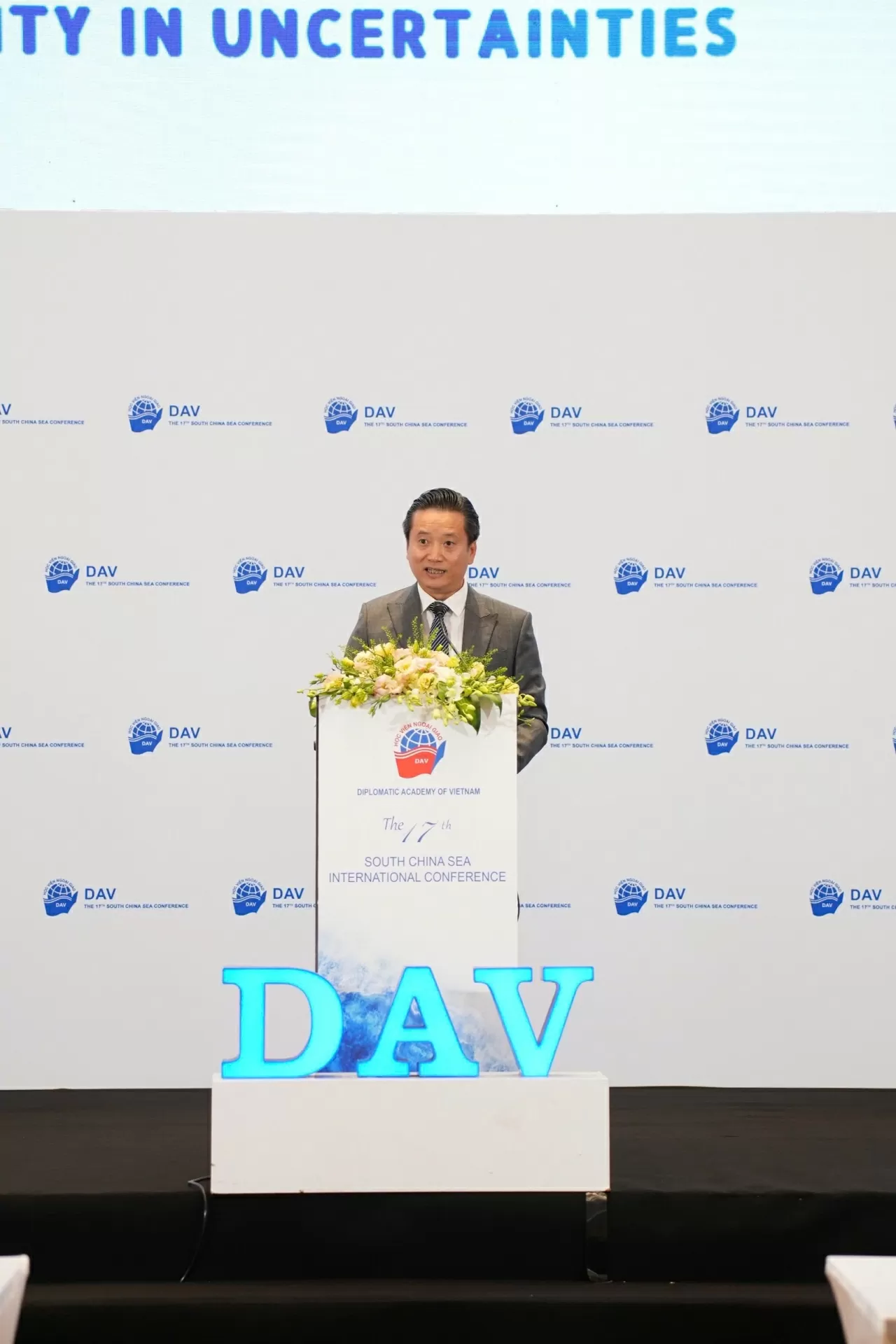 Sesja otwarcia XVII Międzynarodowej Konferencji Naukowej na temat Morza Wschodniego Phiên khai mạc Hội thảo khoa học quốc tế về Biển Đông lần thứ 17