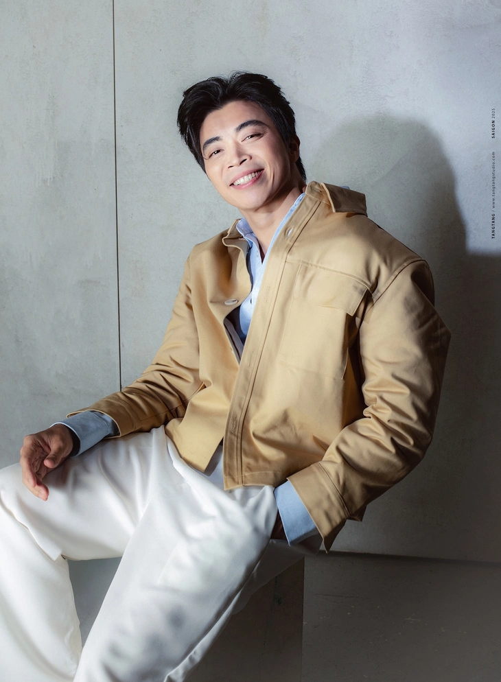 បន្ទាប់ពីច្រៀងអស់រយៈពេល 8 ឆ្នាំ ទីបំផុត Lan Nha បានរៀបចំការប្រគុំតន្ត្រី។ នាងសុំទោសចំពោះតម្លៃសំបុត្រដែលត្រូវបានគេរិះគន់ថាខ្ពស់ពេក - រូបថត ២. Lân Nhã - Ảnh 2.