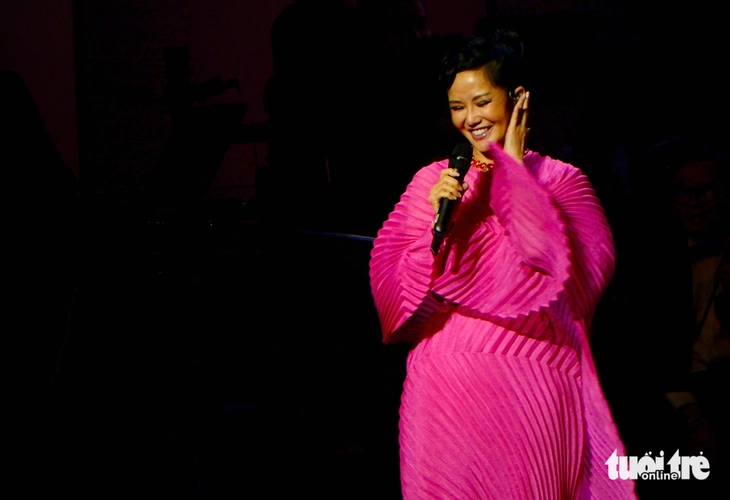 Ca sĩ Hồng Nhung ‘phê bình’ nhạc sĩ Dương Thụ - Ảnh 2.