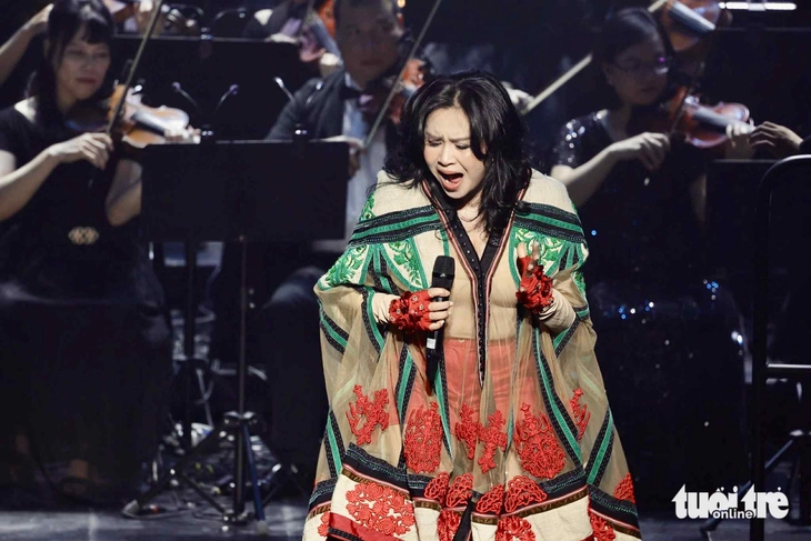 Ca sĩ Hồng Nhung ‘phê bình’ nhạc sĩ Dương Thụ - Ảnh 8.