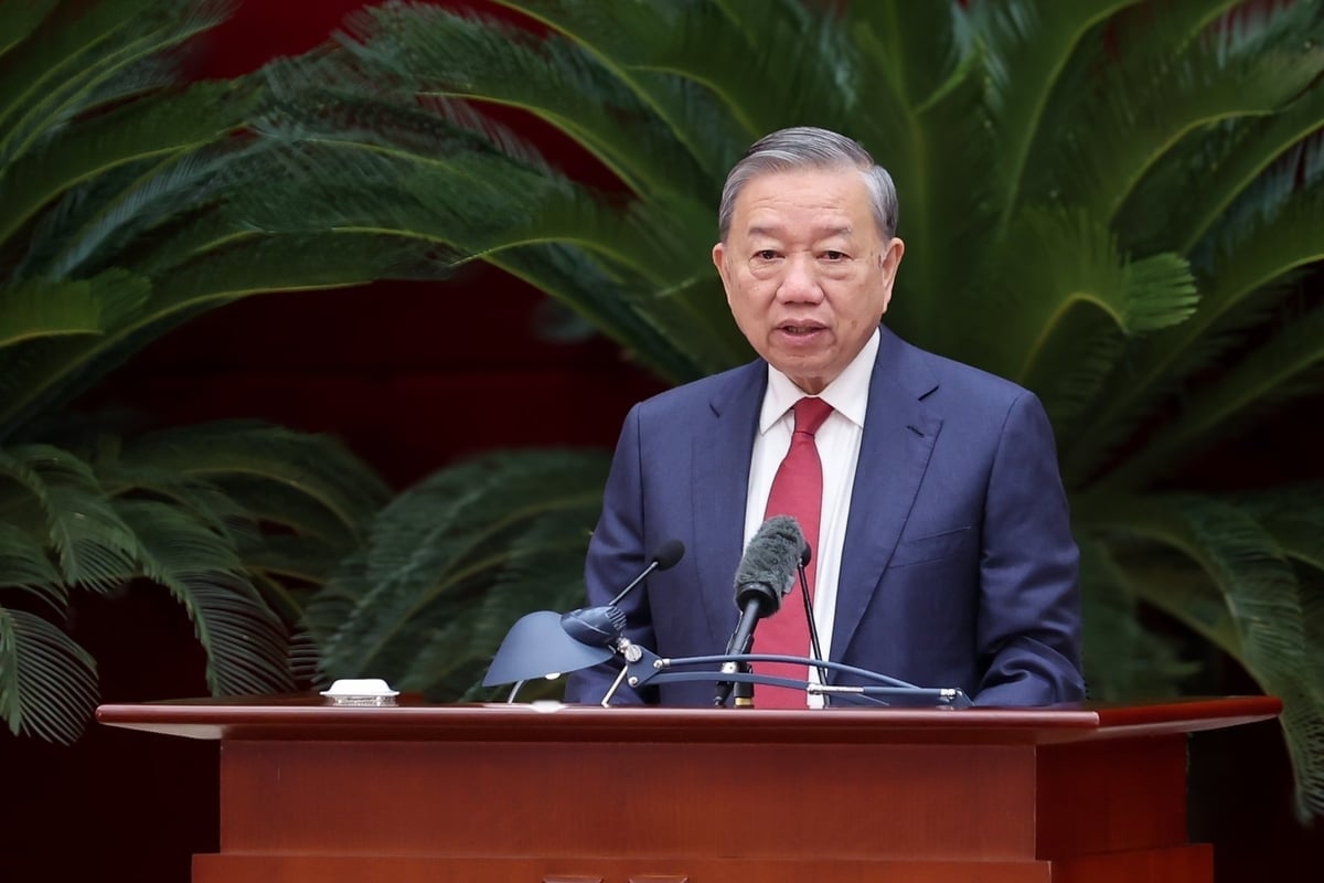 El secretario general To Lam pronunció el discurso de apertura de la Conferencia. Foto: VGP/Nhat Bac. Tổng Bí thư Tô Lâm phát biểu khai mạc Hội nghị. Ảnh: VGP/Nhật Bắc.