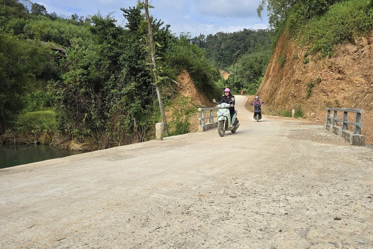 Nhiều tuyến giao thông ở Thiện Long được đầu tư đã kết nối trực tiếp vùng nguyên liệu với điểm tiêu thụ. Ảnh: Hoàng Nghĩa.