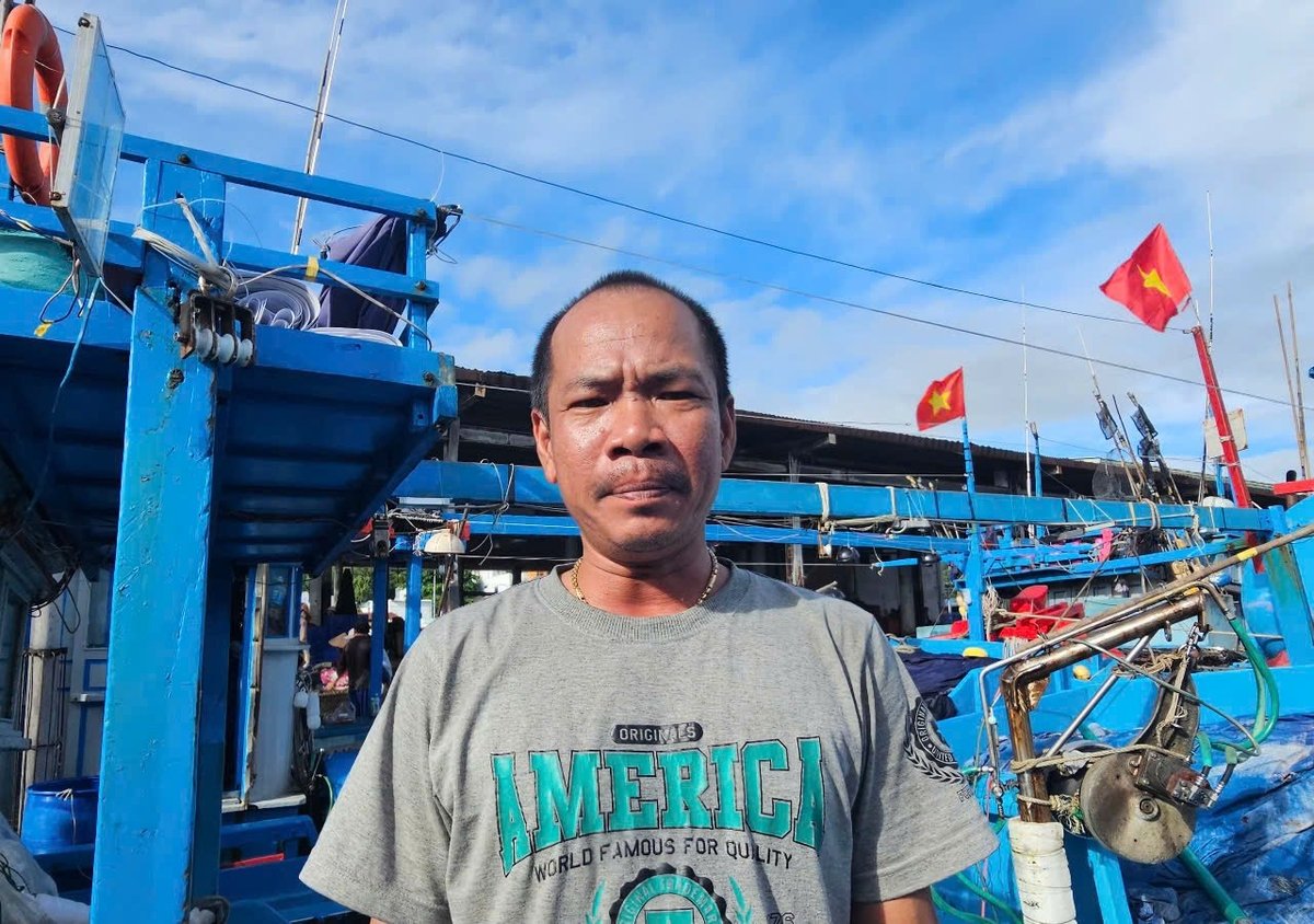 Ngư dân Sửu đã cho tàu từ vùng biển Trường Sa trở về cập cảng Hòn Rớ trong sáng 5/11. Ảnh: Kim Sơ.