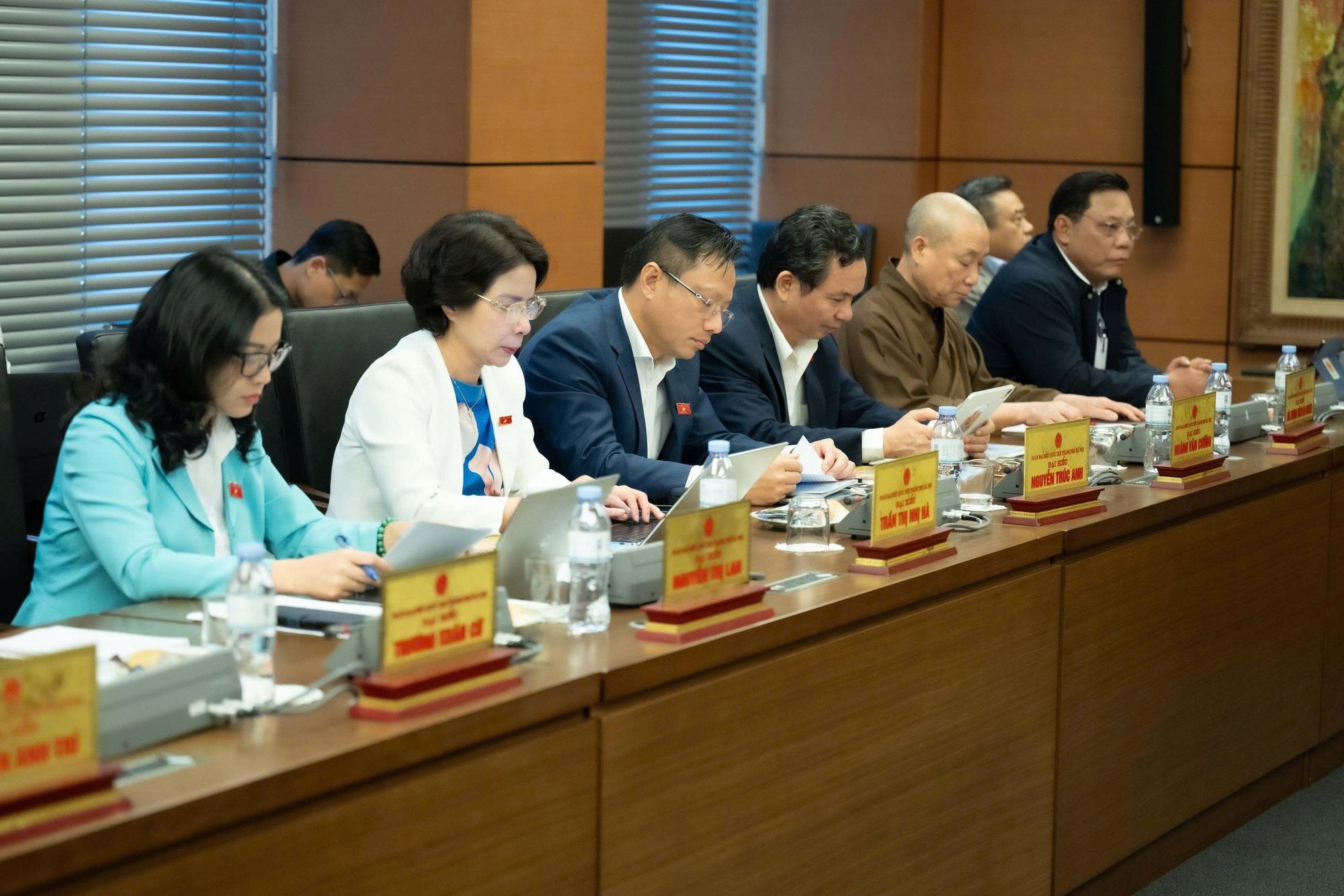 Xây dựng môi trường mạng lành mạnh, nhân văn, vì con người, vì văn hóa Việt Nam - Ảnh 2.