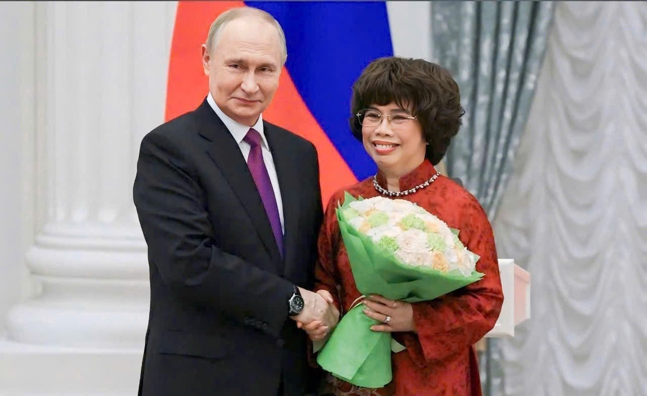 ahld-thai-huong-nhan-huan-chuong-huu-nghi-tu-tt-putin.jpg