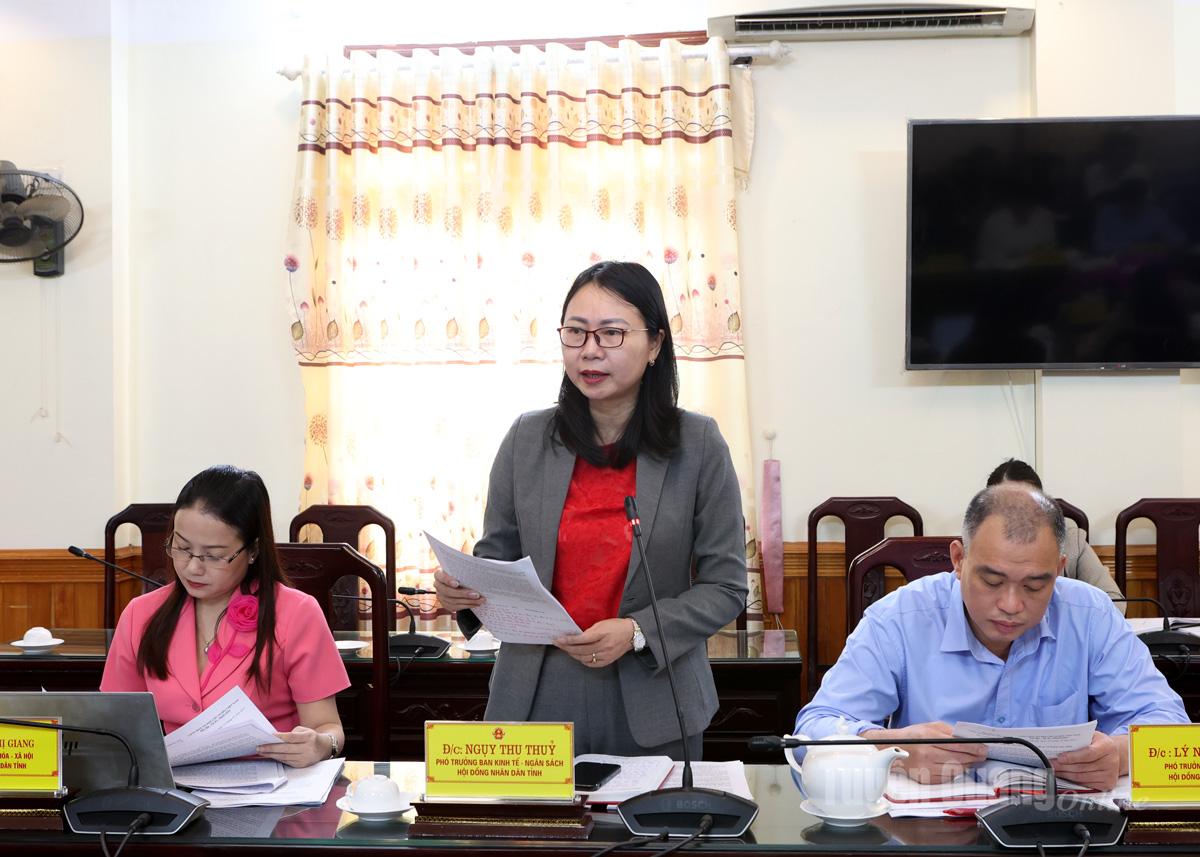 Leaders of the Economic - Budget Committee of the Provincial People's Council spoke.