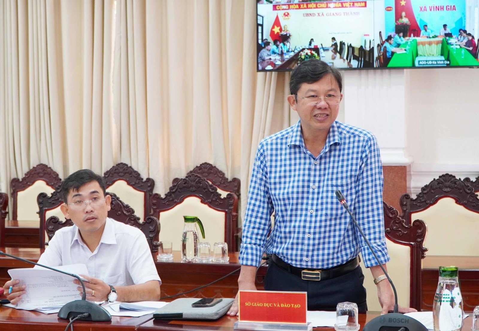 Det förväntas att An Giang på morgonen den 9 november samtidigt kommer att påbörja byggandet av internatskolor på olika nivåer i gränskommuner.