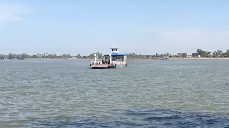 El nivel del agua en la cabecera del río Mekong aumentará ligeramente debido al impacto de la tormenta n.° 13, lo que provocará un nuevo aumento en el nivel del río Mekong en su curso principal. Foto: Son Trang. Mực nước đầu nguồn sông Cửu Long sẽ tăng nhẹ do ảnh hưởng bão số 13 làm mực nước dòng chính sông Mekong tăng trở lại. Ảnh: Sơn Trang.
