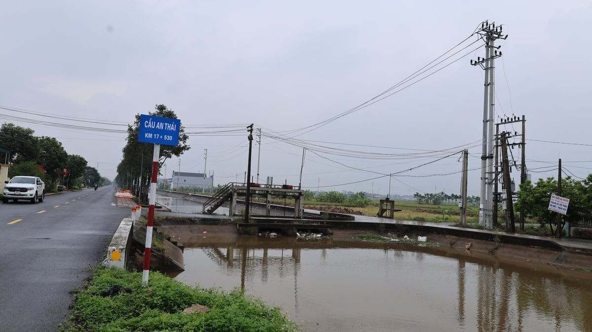 Cống An Thái trên kênh An Thái nhỏ, không đáp ứng được việc tiêu thoát nước. Ảnh: Thanh Tâm.