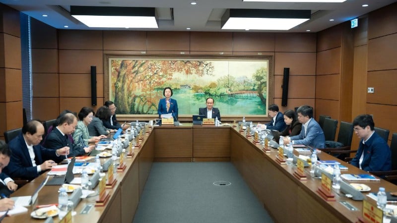 A Nemzetgyűlés képviselői csoportokban vitatják meg a szellemi tulajdonról szóló törvény számos cikkének módosításáról és kiegészítéséről szóló törvénytervezetet. (Fotó: NA)