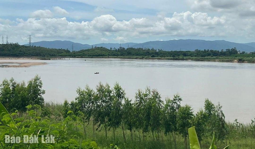 Ділянка річки Ба протікає через комуну Фу Хоа 1.