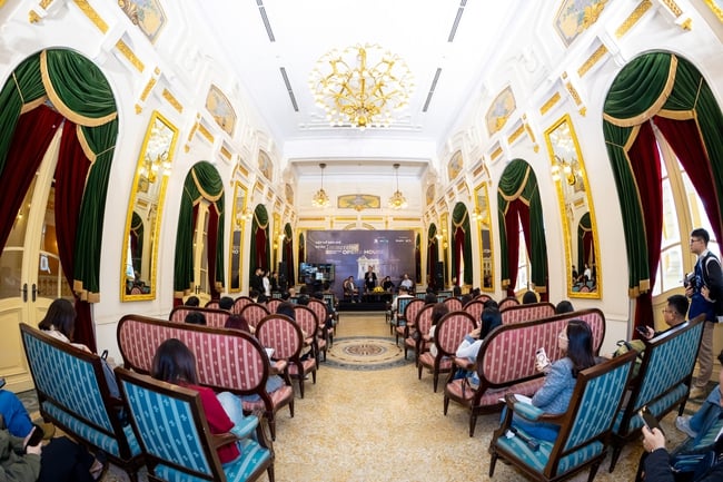 Når Hanoi operahus forteller historier med lys og lyd – Bilde 8. Khi Nhà hát Lớn Hà Nội kể chuyện bằng ánh sáng và âm thanh - Ảnh 8.