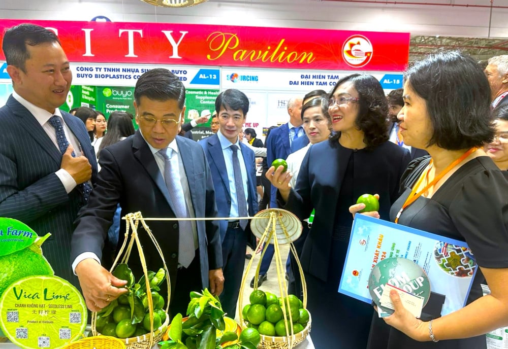 ជំរុញពាណិជ្ជកម្ម លើកកំពស់ផលិតផលកសិកម្ម