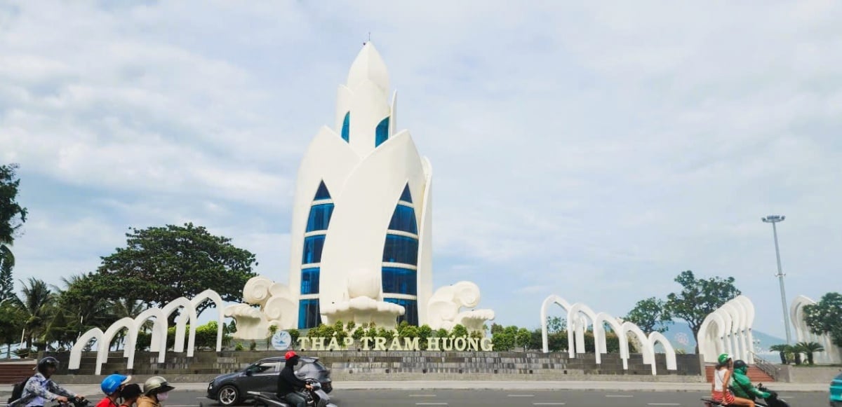 Bankovní úvěry podporují ekonomickou stabilitu a rozvoj Khanh Hoa. Tín dụng ngân hàng đã và đang thúc đẩy kinh tế Khánh Hòa ổn định và phát triển.