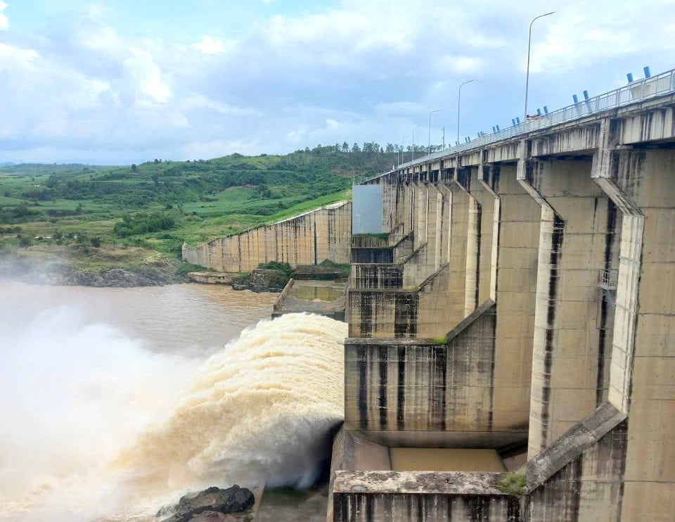 Thủy điện Sông Ba Hạ chủ động điều tiết mực nước để ứng phó bão số 13. Ảnh: KS.